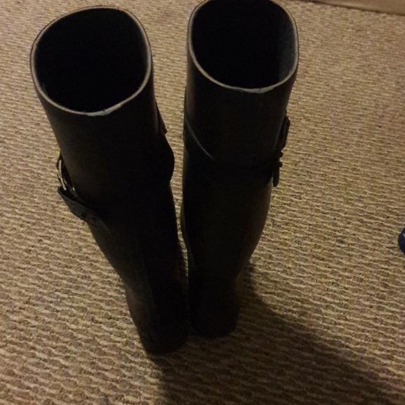 Ugg rain boots - Picture 2 of 3